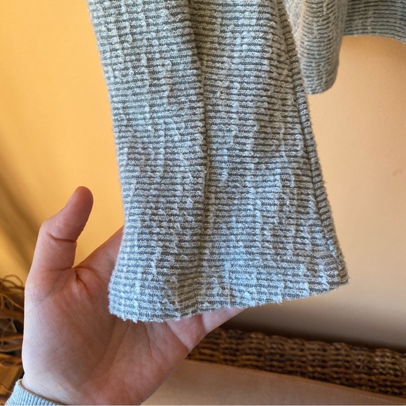 Sadie and Sage Silver Knot Top - NWOT - Picture 3 of 5